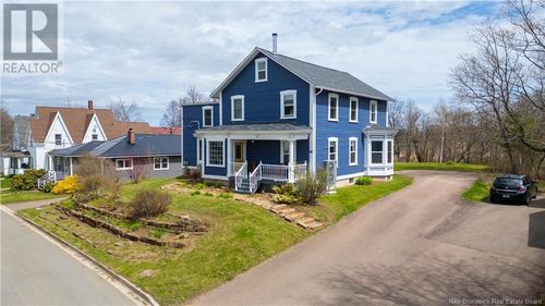 11 Squire St, Sackville, NB, E4L4K8 | Card Image