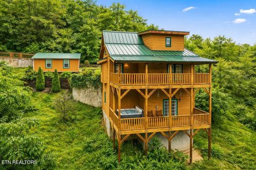 517 Hideaway Ridge Cir, Sevierville, TN, 37862-4447 | Card Image