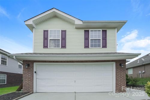 7028 Bullock Dr, Charlotte, NC, 28214-7100 | Card Image