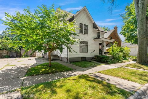 74 Washington St, Mount Clemens, MI, 48043-5569 | Card Image