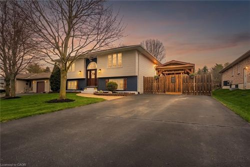 22 Lorraine Ave, Tillsonburg, ON, N4G4V3 | Card Image