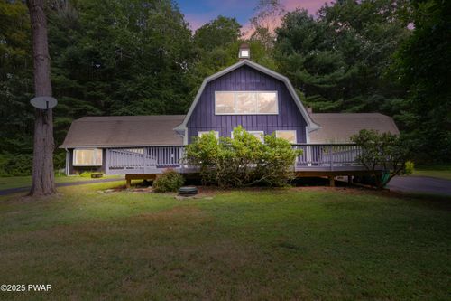 20 Chuck Foster Dr, Hawley, PA, 18428-9600 | Card Image
