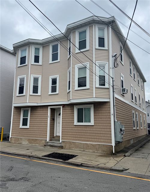 39 America St, Providence, RI, 02903-1452 | Card Image