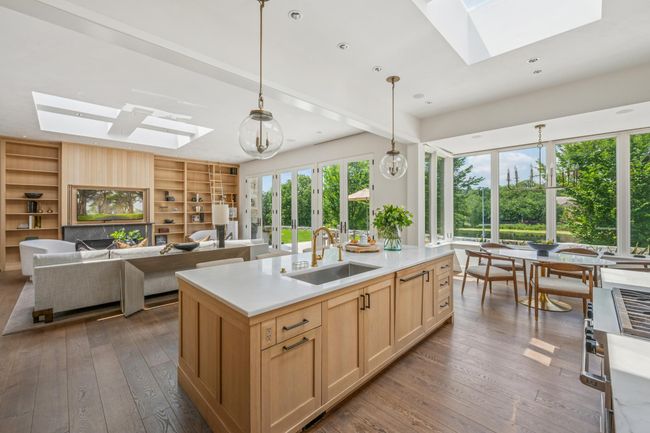 2505 E Lake Of The Isles Pkwy, House other with 5 bedrooms, 7 bathrooms and null parking in Minneapolis MN | Image 27