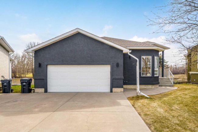 419 Lineham Acres Bay Nw, Home with 5 bedrooms, 3 bathrooms and 4 parking in High River AB | Image 2