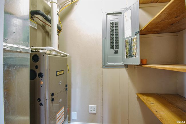 1108 N Main St, House other with 3 bedrooms, 2 bathrooms and null parking in Dix IL | Image 34