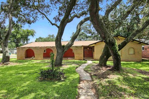 207 Nandina Rd, Gulf Breeze, FL, 32561-4609 | Card Image