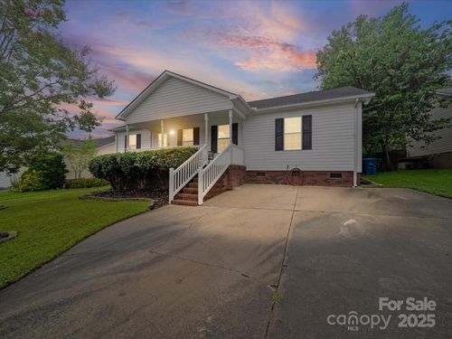 640 Loch Lomond Cir, Concord, NC, 28025-0422 | Card Image