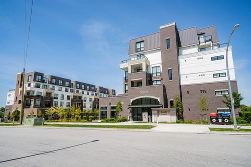 209-20077 84 Ave, Langley, BC, V2Y3X7 | Card Image