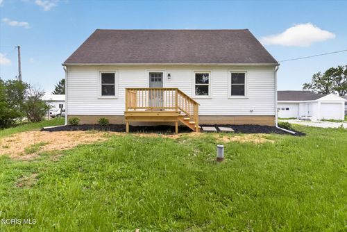 8040 Jerusalem Rd, Oregon, OH, 43616-5711 | Card Image