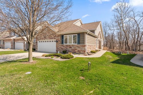 2323 Legend Cir E, Chesterton, IN, 46304-9222 | Card Image