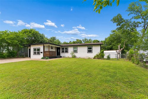 1106 E Strong Pkwy, Grand Prairie, TX, 75050-5326 | Card Image