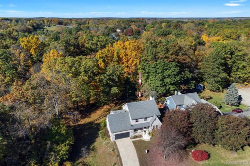 10832 Eagle Cove Dr, South Lyon, MI, 48178-9586 | Card Image