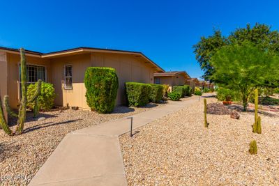 13467 W Desert Glen Drive, Condo with 2 bedrooms, 2 bathrooms and null parking in Sun City West AZ | Image 3