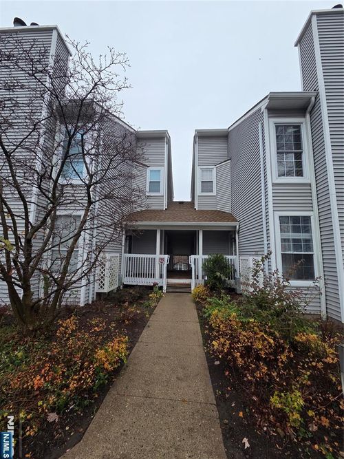 44 Fox Run Dr, Englewood, NJ, 07631-5051 | Card Image