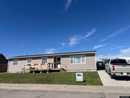 706 Olive Cir, Rawlins, WY, 82301-6467 | Card Image