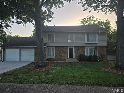 477 Ironwood Dr, Ballwin, MO, 63011-3428 | Card Image