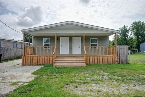 1609 Robert Dr, Saint Bernard, LA, 70085-7037 | Card Image