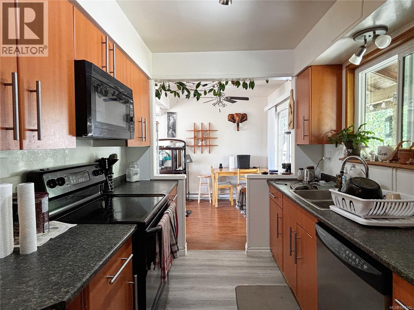 Residential in Gold River 3