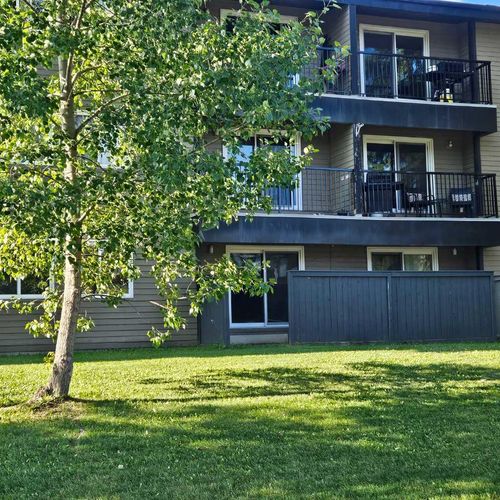 104a-5611 10 Ave, Edson, AB, T7E1R4 | Card Image