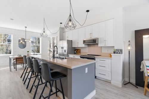 29-19572 Fraser Way, Pitt Meadows, BC, V3Y0A9 | Card Image