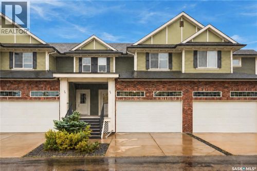 425 Langer Pl, Townhouse with 4 bedrooms, 4 bathrooms and null parking in Warman SK | Card Image