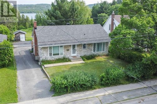 1834 Southview Dr, Sudbury, ON, P3E2M3 | Card Image
