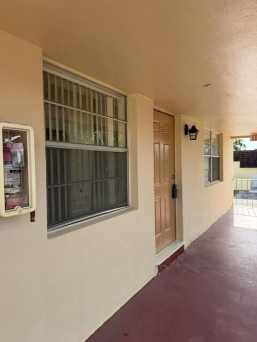 3-3651 Sw 60th Ter, Davie, FL, 33314-2563 | Card Image