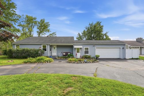421 Holyoke St, Ludlow, MA, 01056 | Card Image