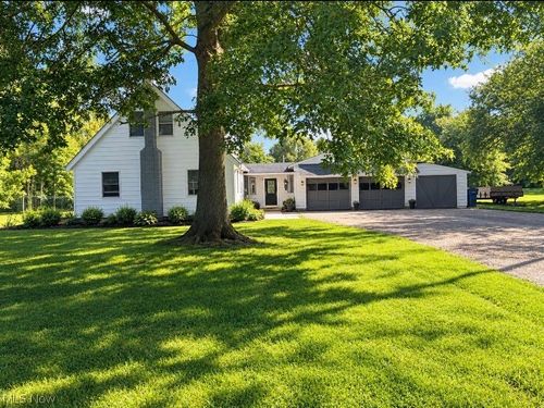 10484 Knowlton Rd, Garrettsville, OH, 44231-9717 | Card Image