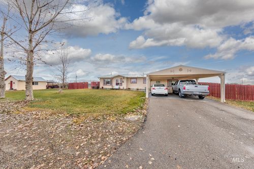 393 Tuttle Dr, Ontario, OR, 97914-8445 | Card Image