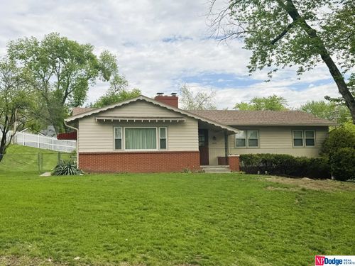 8406 Cedar St, Omaha, NE, 68124-2152 | Card Image