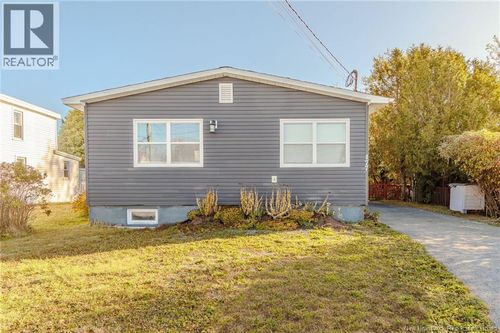 177 Bellevue St, Saint John, NB, E2J1L8 | Card Image