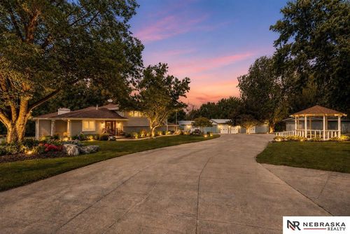 230 E 18th St, Wahoo, NE, 68066-1021 | Card Image