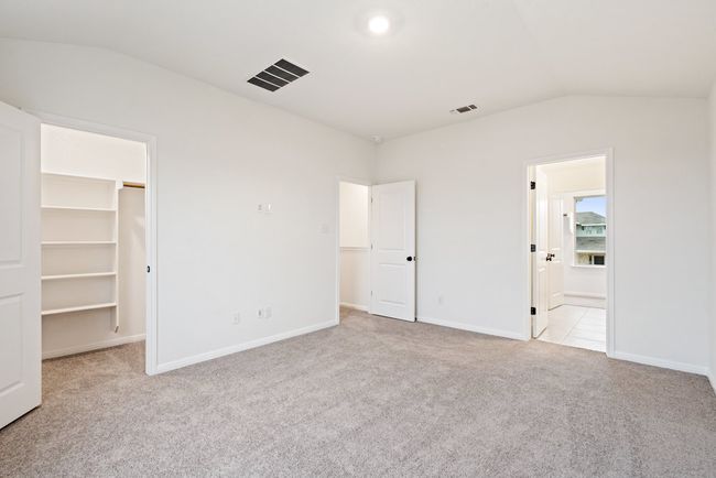639 Backstays Loop, House other with 3 bedrooms, 3 bathrooms and 4 parking in Kyle TX | Image 8