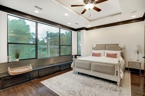 b-406 Fenn St, Houston, TX, 77018-4504 | Card Image
