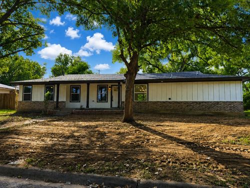 721 Norwood Dr, Hurst, TX, 76053-5768 | Card Image
