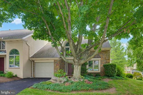 232 Willow Valley Dr, Lancaster, PA, 17602-4782 | Card Image