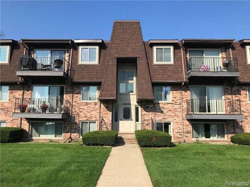 114-418 Riviera Drive, St. Clair Shores, MI, 48080 | Card Image