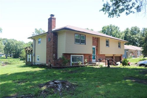 19350 Foster St, Stilwell, KS, 66085-9441 | Card Image