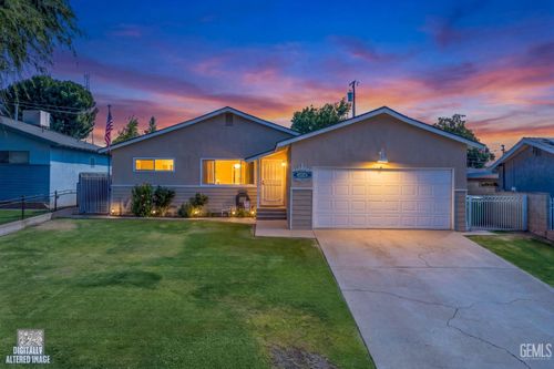 4824 N Chester, Bakersfield, CA, 93308 | Card Image
