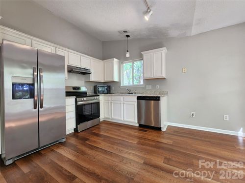 5200 Ashie Ave, Matthews, NC, 28104-5172 | Card Image