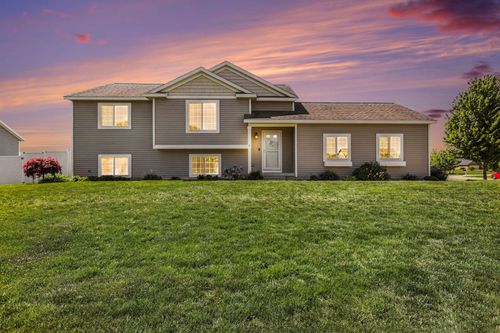 10560 Rockfield Rd, Allendale, MI, 49401-7371 | Card Image