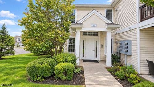 850 Honeybrook Cir, Stewartsville, NJ, 08886-2917 | Card Image