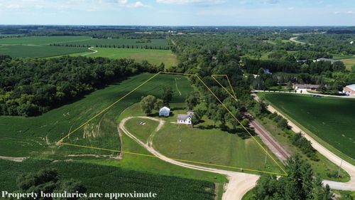 16412 Ames Way, Faribault, MN, 55021-7939 | Card Image
