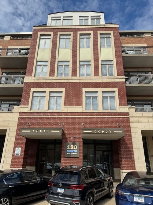 apt-310-120 N Northwest Hwy, Park Ridge, IL, 60068-3373 | Card Image