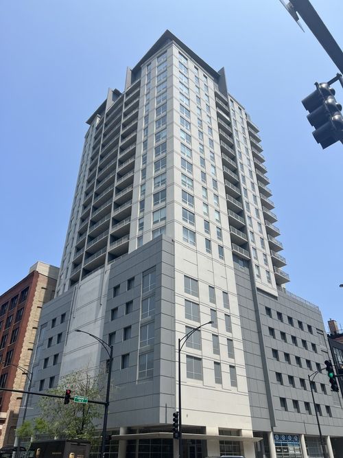 1105-330 Grand Ave, Chicago, IL, 60654-5807 | Card Image