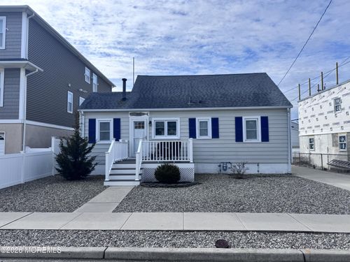 435 Hiering Ave, Seaside Heights, NJ, 08751-1628 | Card Image