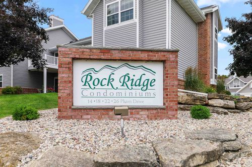 apt-16-18 Pluim Dr, Waupun, WI, 53963-1565 | Card Image