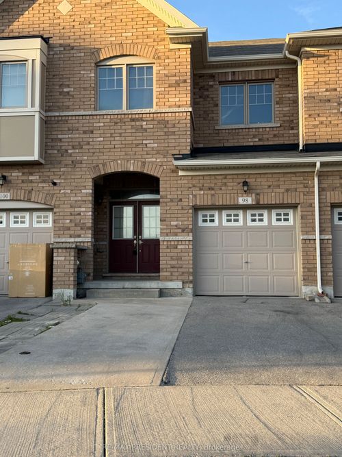 98 Davenfield Circle E, Brampton, ON, L6P4M1 | Card Image